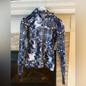LULULEMON Blue and White Vintage Scuba Hoodie - Size 4 - Used